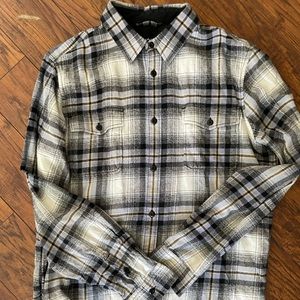 Gap Mens Flannel Button Up shirt